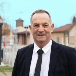 Jean-Michel Valla Maire. En charge des écoles et de la médiathèque